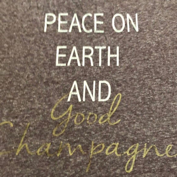 Maurice’s Peace on earth and good champagne tee - Picture 3 of 4
